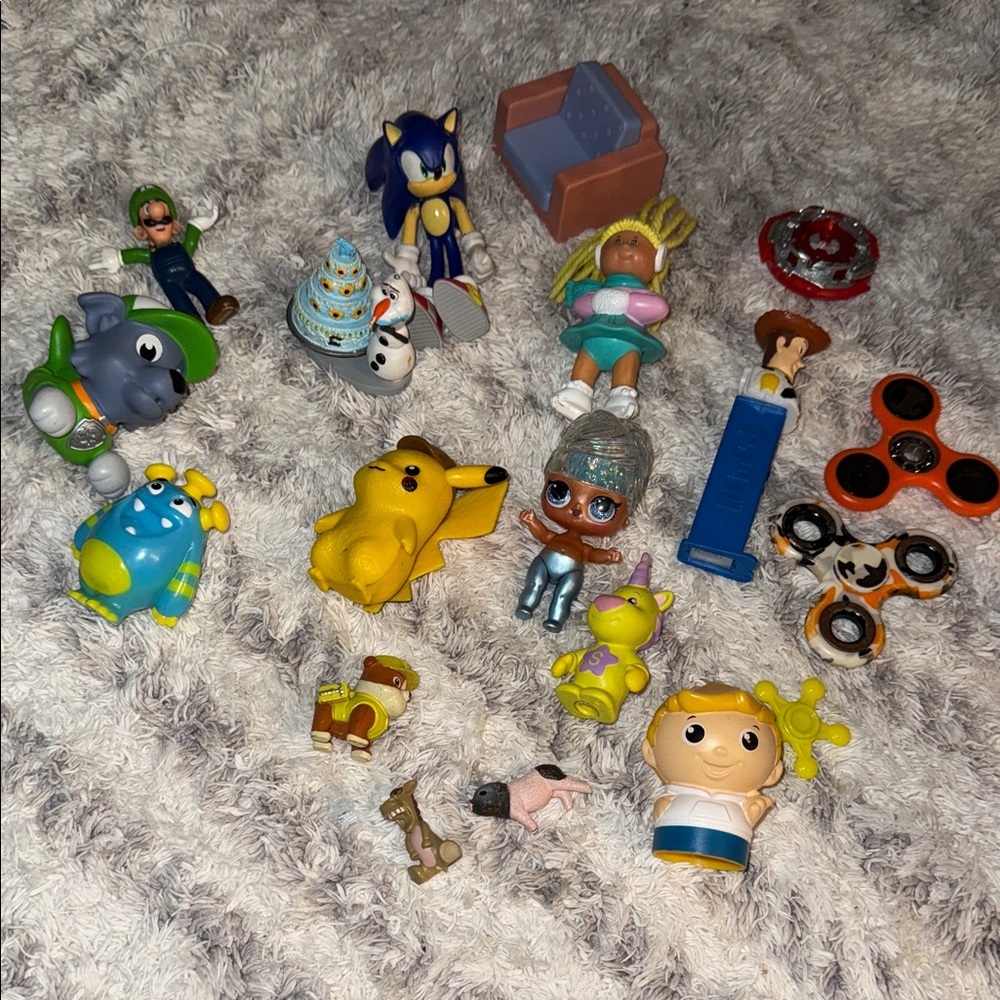 Assorted Kids Toys paw patrol, Pokémon, cabbage patch, Luigi,sonic,spinners